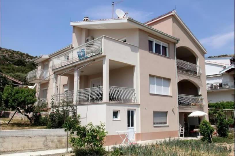 Apartmant Milan Trogir Bagian luar foto